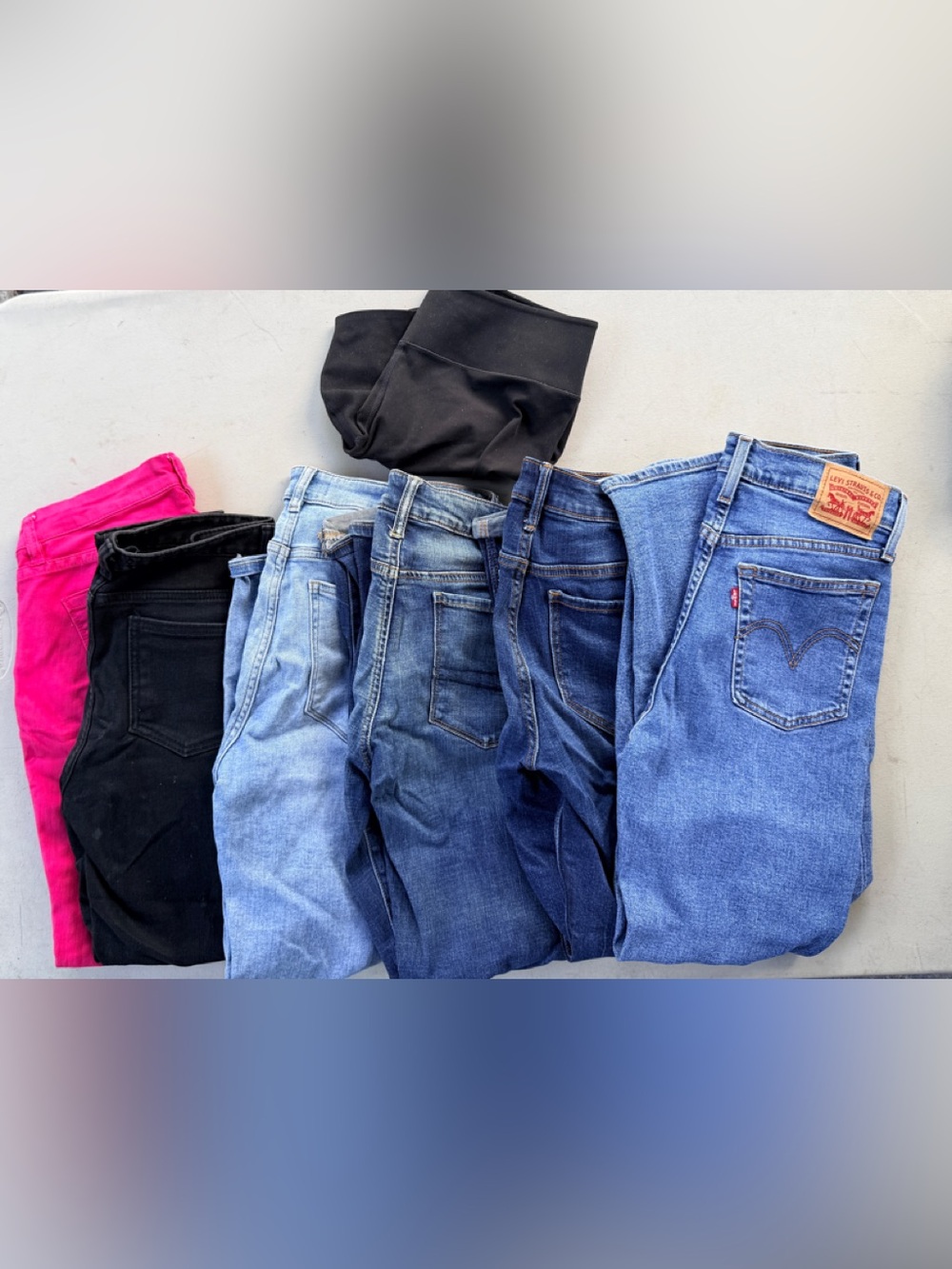 Womens jeans size 28 bundle Levi’s wedgie straight